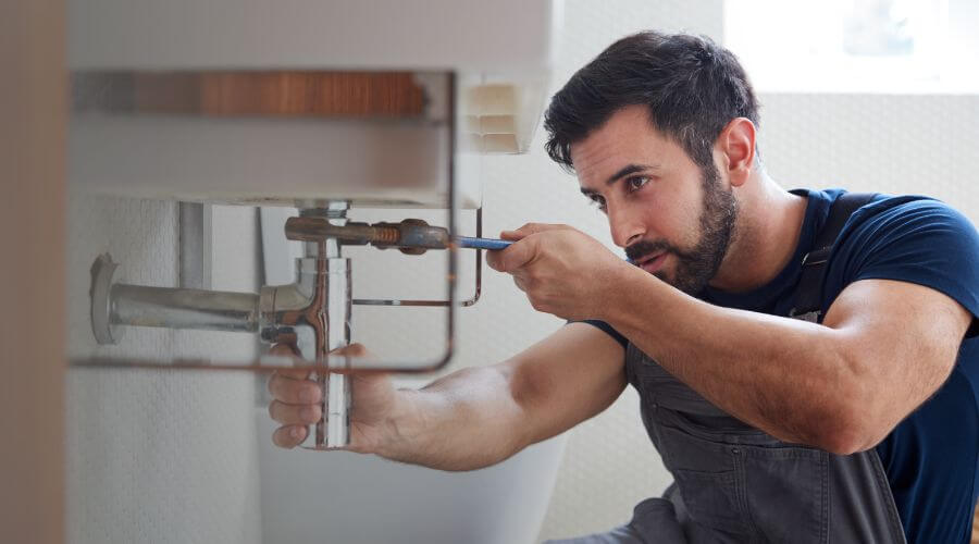 Faucet aerator cleaning/replacement in Reynolds, IN